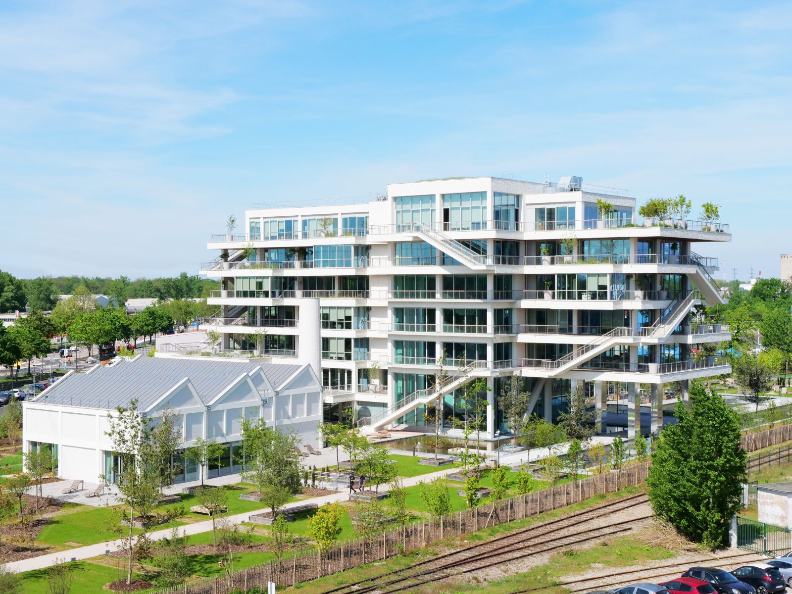 Siège de Soprema Entreprises, bâtiment à toiture végétalisée